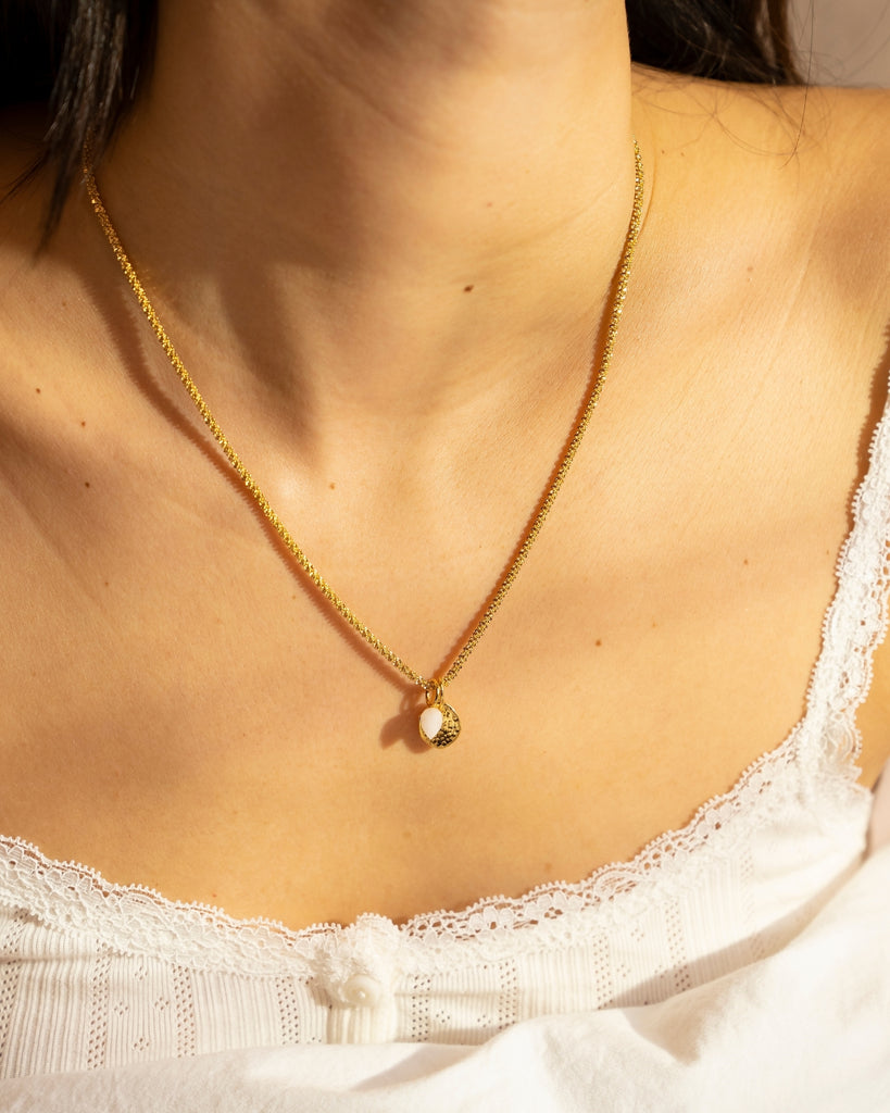 Floret 白色水晶吊墜